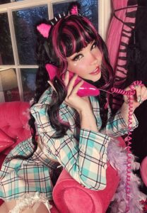 Belle-Delphine-ฮาโหล Belle-Delphine-ฮาโหล