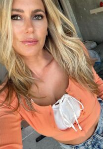 DioraBaird-เสื้อส้ม DioraBaird-เสื้อส้ม