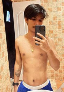 เนส-สหรัถ-ถอดเสื้อ เนส-สหรัถ-ถอดเสื้อ