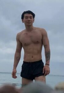 Anshiie-ถอดเสื้อ