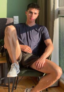 Nathan-Luna-เสื้อยืดดำ Nathan-Luna-เสื้อยืดดำ