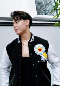 Titus-Low-หล่อสับ Titus-Low-หล่อสับ