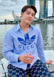 Titus-Low-หล่อเกิน Titus-Low-หล่อเกิน