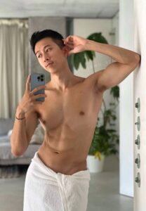 Tyler-Wu-หุ่นปัง Tyler-Wu-หุ่นปัง