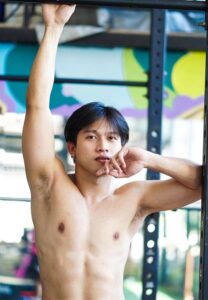 ตั้ม-TXOXOK-โชว์กล้าม ตั้ม-TXOXOK-โชว์กล้าม