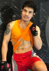 พงษ์-นวดประกอบเพลง-เป้าตุง พงษ์-นวดประกอบเพลง-เป้าตุง