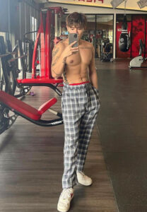 เบียร์-ทินกฤต-กางเกงสก๊อต เบียร์-ทินกฤต-กางเกงสก๊อต