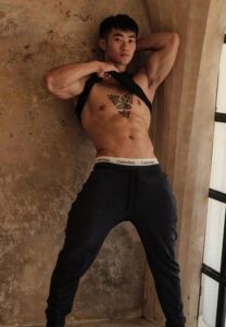 WingHong-Tang-หล่อหล่อ