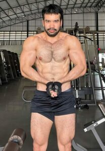 ก้อง-ก้องหล้า-กล้ามโต ก้อง-ก้องหล้า-กล้ามโต