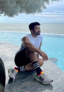 ก้อง-ก้องหล้า-นั่งชิว ก้อง-ก้องหล้า-นั่งชิว