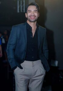 ก้อง-ก้องหล้า-หล่อเกิน ก้อง-ก้องหล้า-หล่อเกิน