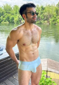 ก้อง-ก้องหล้า-ใส่แว่น ก้อง-ก้องหล้า-ใส่แว่น