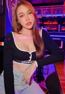 น้ำหอม-แม็กซิม-สาวหน้าสวย