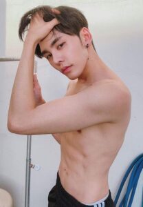 ป๊อปปี-ปฐมเทพ-หันข้าง