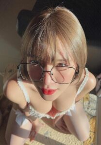 พลอย-อรดา-หลอย พลอย-อรดา-หลอย