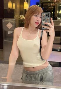 พลอย-อรดา-หุ่นปัง พลอย-อรดา-หุ่นปัง