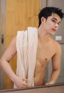 Chakrit-Sangsiri-ถอดเสื้อ Chakrit-Sangsiri-ถอดเสื้อ