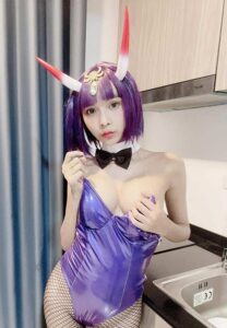 นิวตี้-ธนิษฐ์ฌา-เน็ตไอดอลชุดม่วง