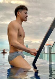 อาร์ม-ธีรกิจ-ชิวชิว