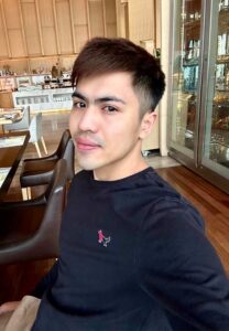 อาร์ม-ธีรกิจ-เสื้อดำแขนยาว อาร์ม-ธีรกิจ-เสื้อดำแขนยาว