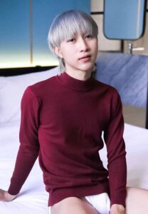 เจมสึ-เน็ตไอดอลเสื้อแขนยาวสีแดง เจมสึ-เน็ตไอดอลเสื้อแขนยาวสีแดง