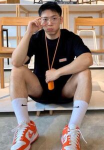 Haili-เสื้ออยืดดำ Haili-เสื้ออยืดดำ