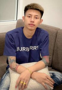 อาร์ม-ประเสริฐ-เสื้อน้ำเงิน อาร์ม-ประเสริฐ-เสื้อน้ำเงิน