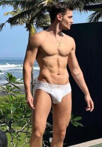 Ian-Bradley-หล่อเกิน Ian-Bradley-หล่อเกิน