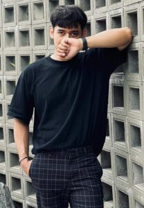 Kad-Kajjaphon-เสื้อดำ Kad-Kajjaphon-เสื้อดำ