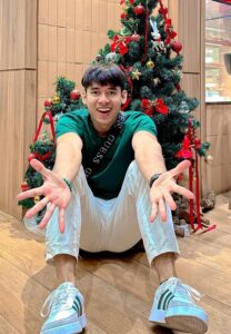 Kad-Kajjaphon-เสื้อเขียว Kad-Kajjaphon-เสื้อเขียว