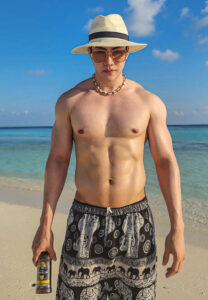 แฮ็ค-สถาพร-ใส่หมวก แฮ็ค-สถาพร-ใส่หมวก