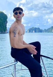 โดม-ถอเสื้อ โดม-ถอเสื้อ