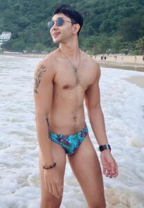 โดม-เน็ตไอดอลใส่แว่น โดม-เน็ตไอดอลใส่แว่น