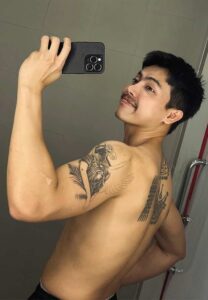 KEN-ลอยสักเท่ KEN-ลอยสักเท่