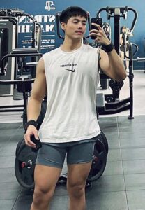 KEN-เสื้อกล้ามสีขาว KEN-เสื้อกล้ามสีขาว