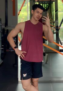 Sarawut-Chakhu-เสื้อกล้ามแดง Sarawut-Chakhu-เสื้อกล้ามแดง