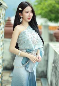 พลอยใส-วราภรณ์-ศรีจำปา-สาวชุดไทย