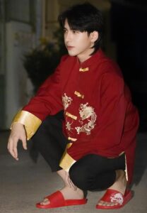 Alex-หนุ่มตี๋ Alex-หนุ่มตี๋