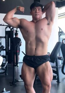 Kowit-Em-กล้ามดีเกิน Kowit-Em-กล้ามดีเกิน