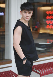 Natthaphon-กล้าม Natthaphon-กล้าม