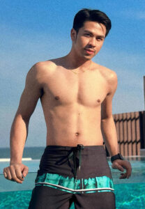 Ytaphus-เล่นน้ำ Ytaphus-เล่นน้ำ