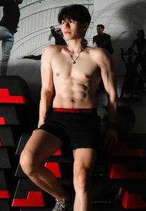 Thanaphon-ซิกแพคแน่น Thanaphon-ซิกแพคแน่น