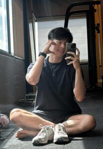 Thanaphon-เสื้อเทา Thanaphon-เสื้อเทา