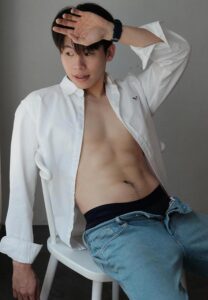 Thanaphon-โชว์กล้าม Thanaphon-โชว์กล้าม