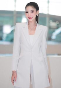 NAPHATCHA-ลุคสง่า NAPHATCHA-ลุคสง่า