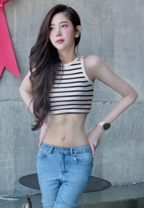 NAPHATCHA-สาวสวย