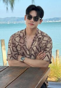 Newped-ใส่แว่นดำ Newped-ใส่แว่นดำ