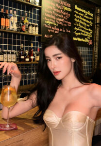 Ploy-Preeyaphat-สายปาร์ตี้