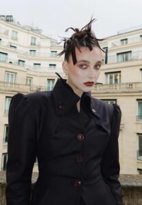 Emma-EmChamberlain-ผมเท่ Emma-EmChamberlain-ผมเท่