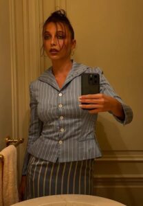 Emma-EmChamberlain-เซลฟี่ Emma-EmChamberlain-เซลฟี่